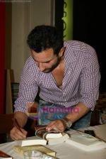 Saif Ali Khan launches Anuja Chauhan_s book Battle For Bittora in Crossword on 14th Oct 2010 (43).JPG
